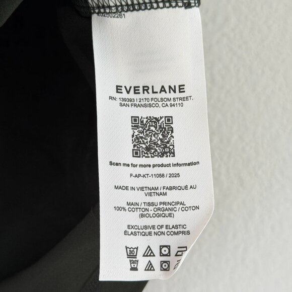 Everlane The Box Cut Tee in Essential Cotton in Dark Green, Size Small - Picture 7 of 8